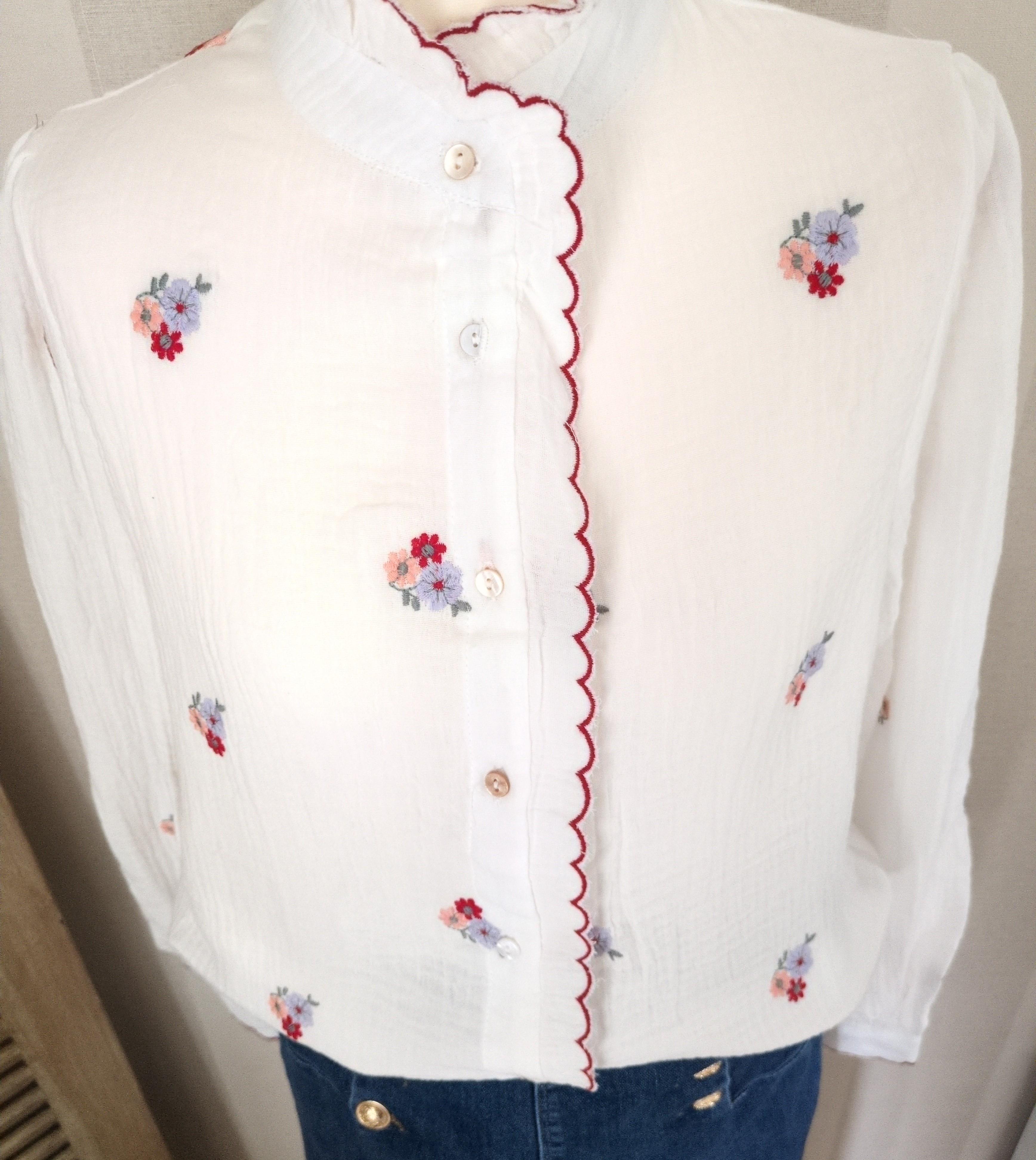 Chemisier Gaze Coton Blanc Fleurs Brodées In April 1986 - Col Volants Romantique