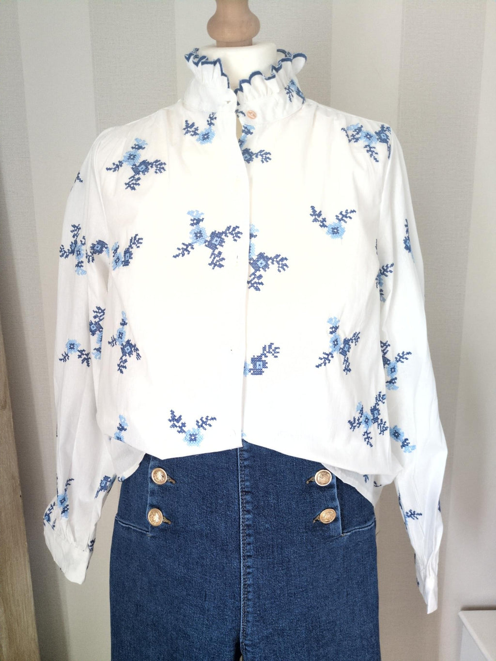 Chemisier Blanc Fleurs Bleues Coton - Col Volants Romantique Chic