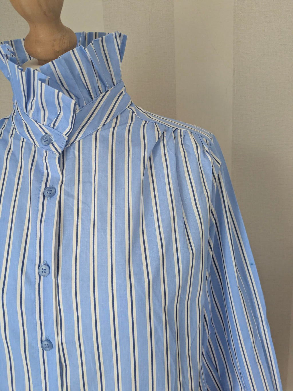 Chemise Rayures Bleues Coton - Col Victorien Volants Romantique Chic