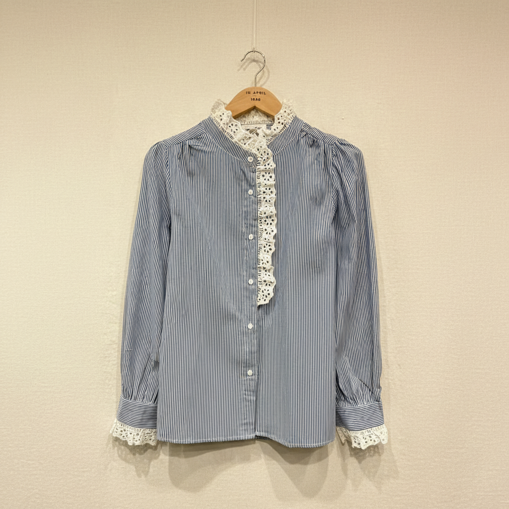 Chemise rayée format carré fond beige