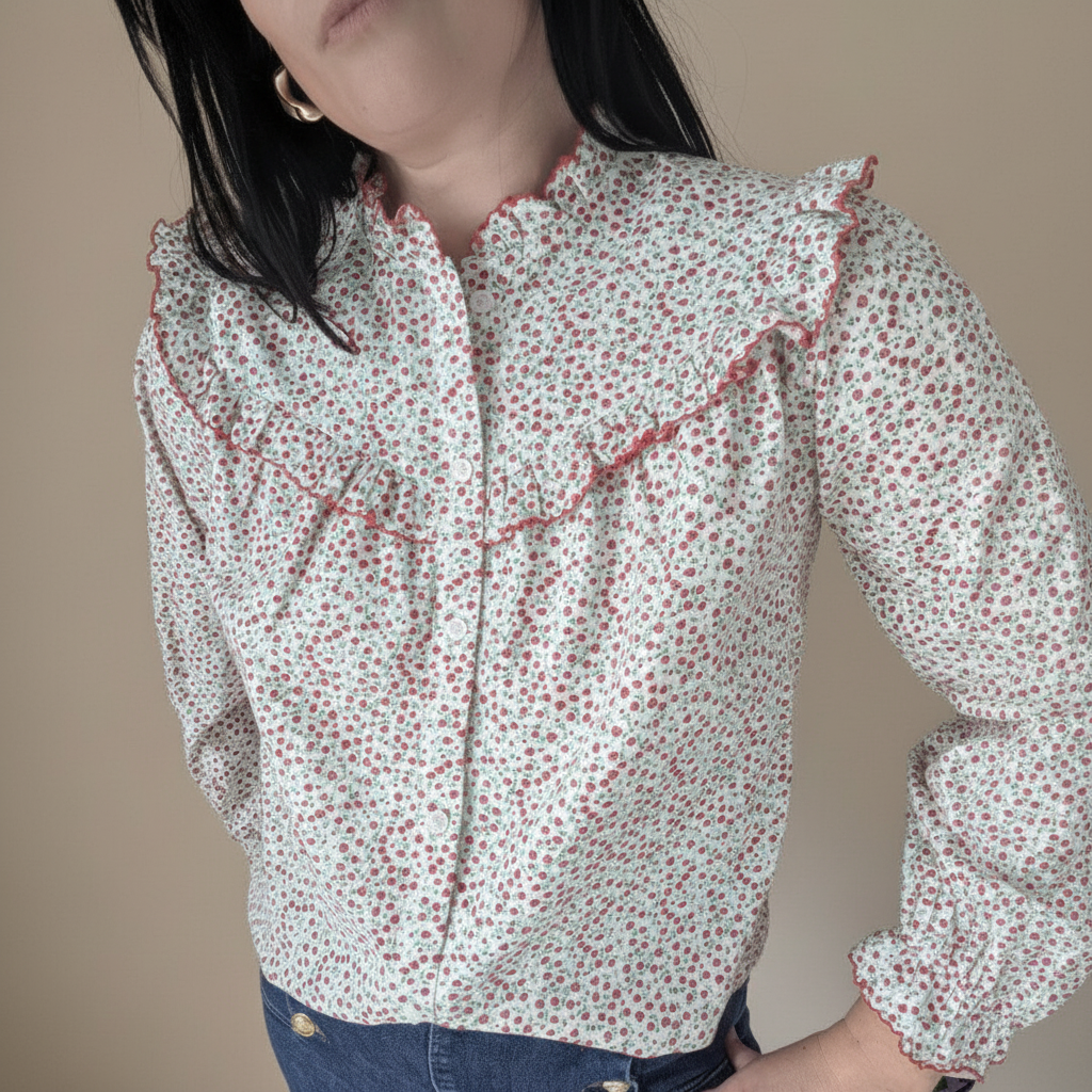 Chemisier Fleurs Rouges Blanc - Col Volants Romantique Chic