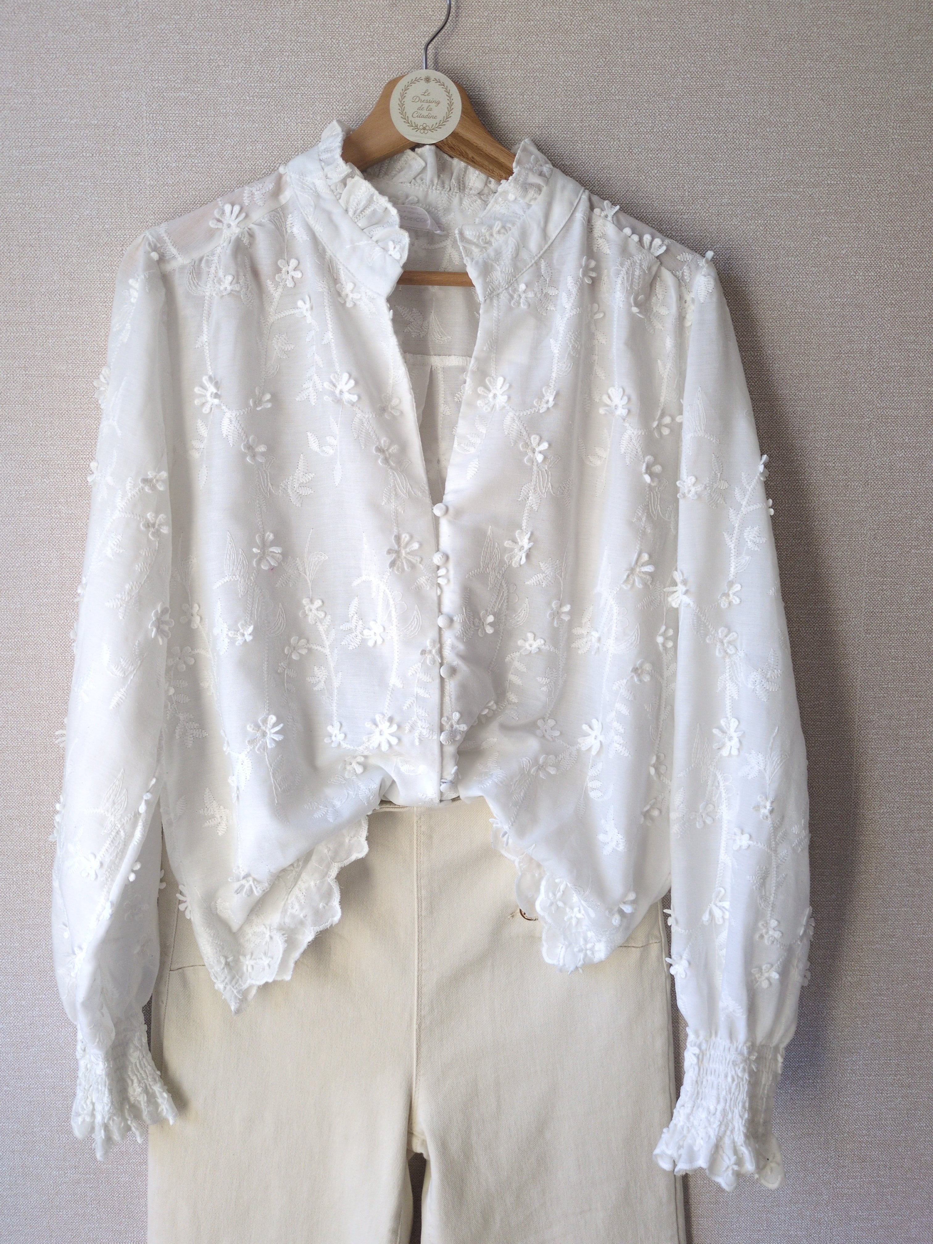 Blouse fleurs en relief Retro & Icone – Taille S